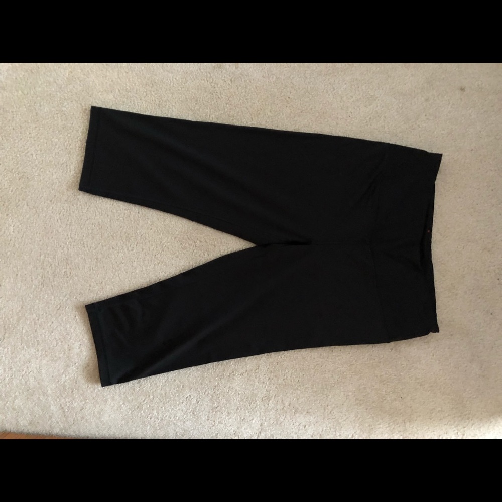 Victoria’s Secret crop leggings